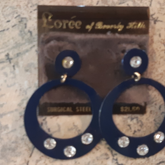 Earrings - Picture 4 of 4